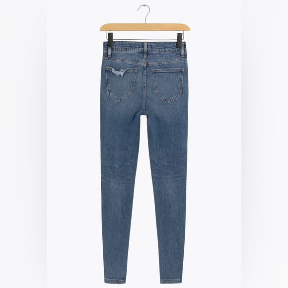 Women's Risen Los Angeles Size 9, 27" Waist Junior's Ripped Stretch Skinny denim - Picture 3 of 3